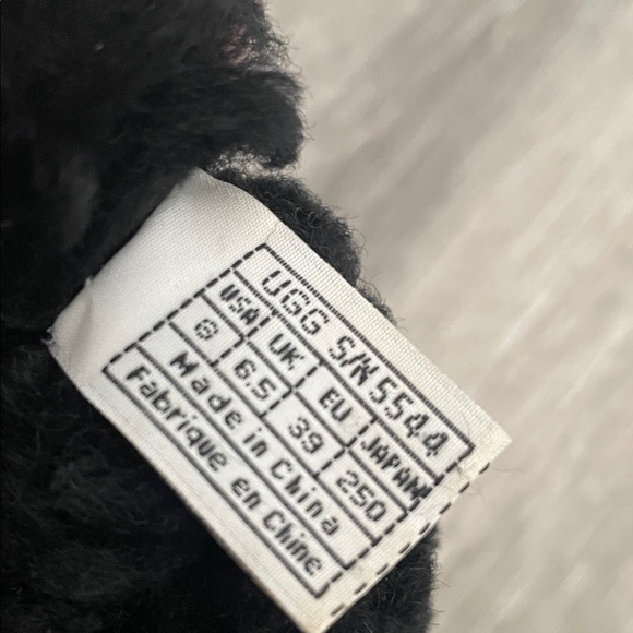 UGG Black Women's Winter Boots with Studded Detail AS IS Very PRELOVED🥰 size 8 - Picture 3 of 12